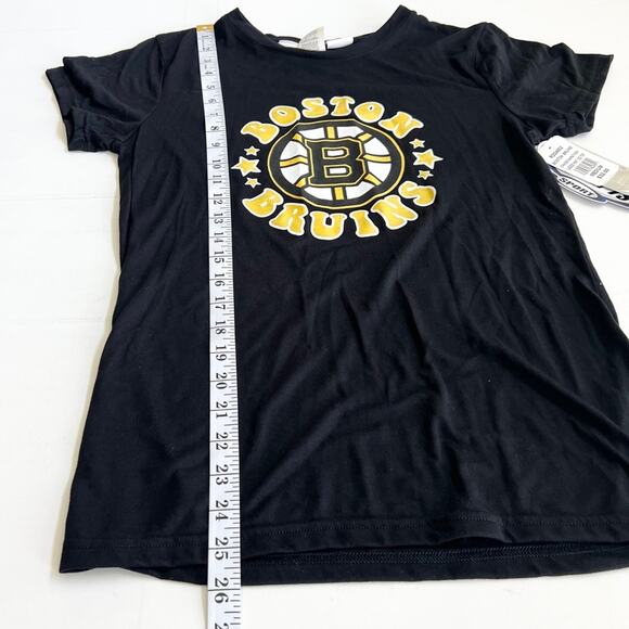 New BOSTON BRUINS NHL Graphic Logo Short Sleeve Chase T-Shirt Women’s SIZE M - Picture 4 of 6